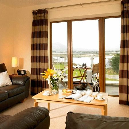 Golden'S Cove Apartments At Sneem Hotel Exterior foto