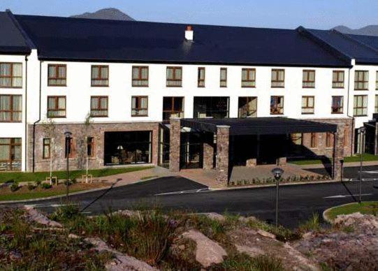 Golden'S Cove Apartments At Sneem Hotel Exterior foto